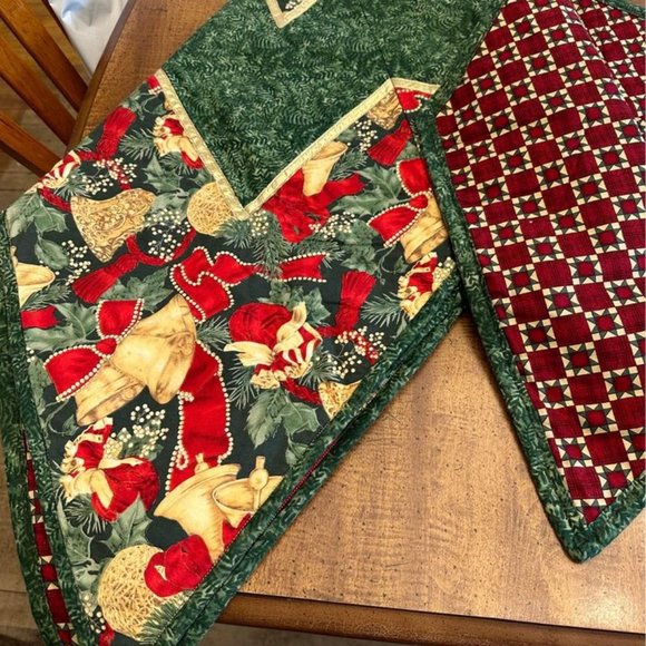 6' Beautiful Vintage(90's) Handmade Quilted Christmas Tree Skirt - Picture 9 of 9